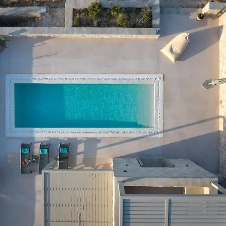 Villa Helia With Swimming Pool Protorgia