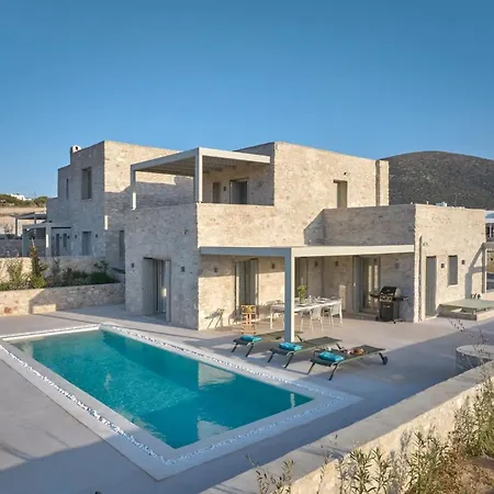 Villa Helia With Swimming Pool