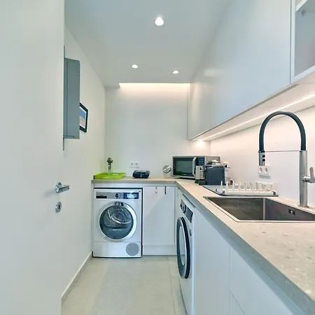 Helia With Swimming Pool