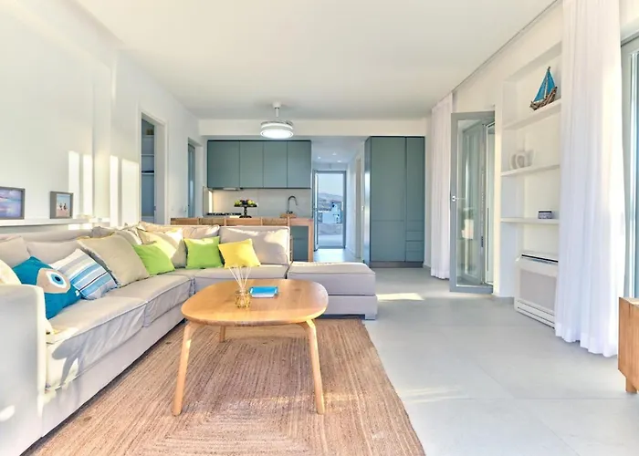 Helia With Swimming Pool *