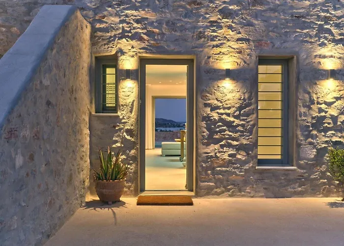 فيلة Helia With Swimming Pool *