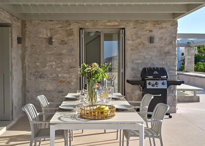 Helia With Swimming Pool Protorgia