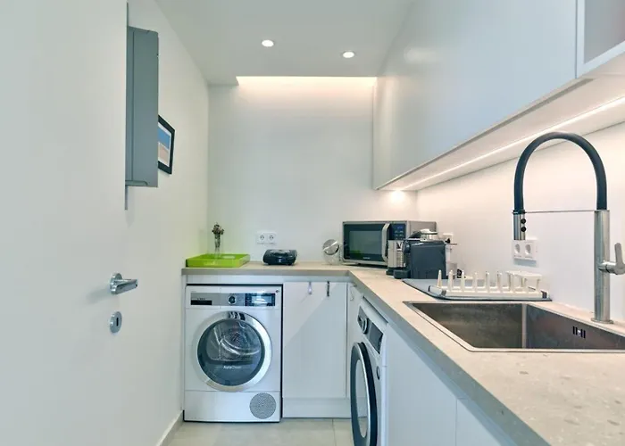 Helia With Swimming Pool